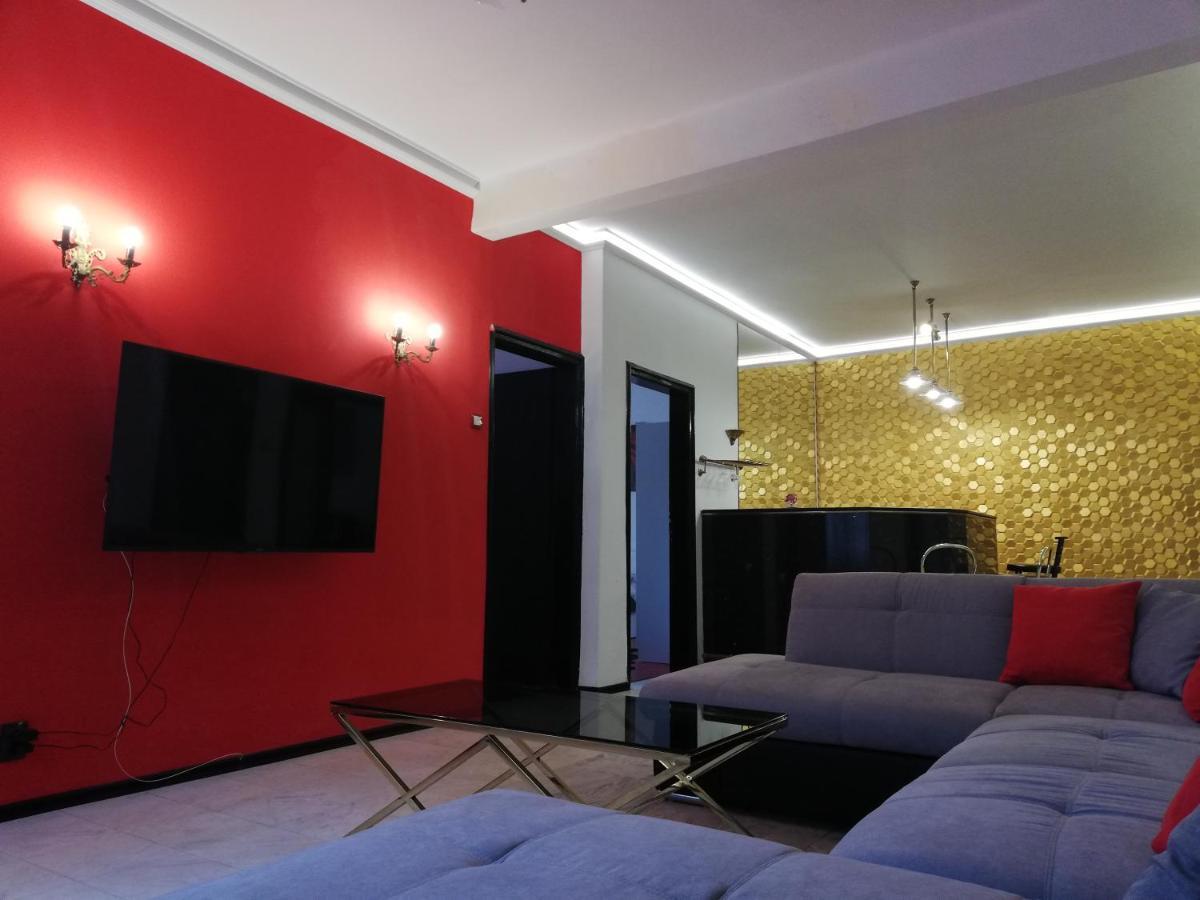 Center Cozy And Spacious