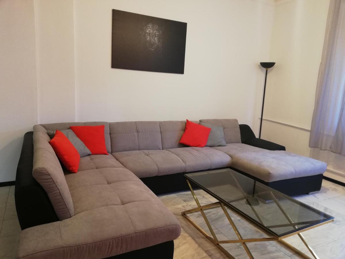 Center Cozy And Spacious
