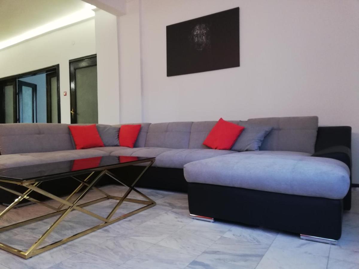 Apartment Center Cozy And Spacious Sofia