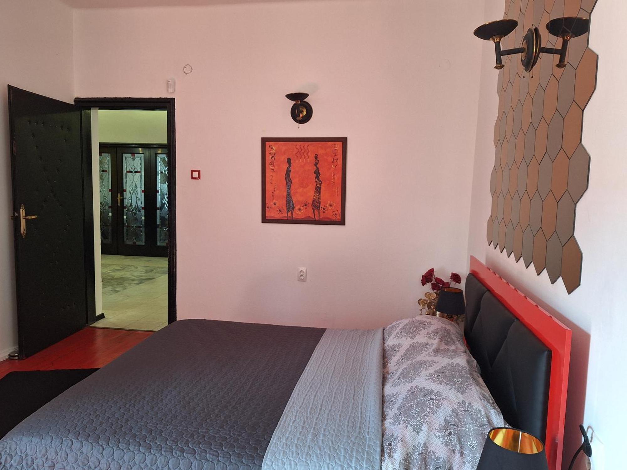 Center Cozy And Spacious *